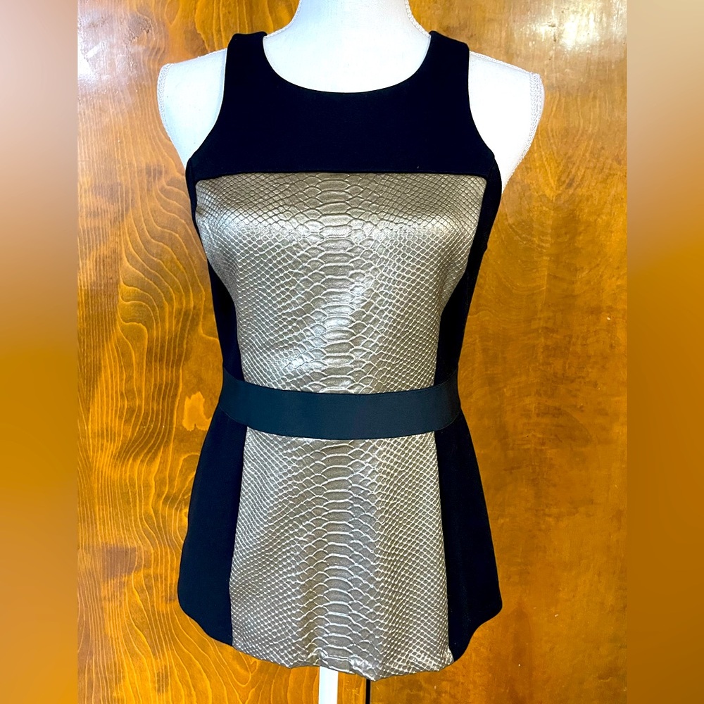 BAILEY 44 ** sleeveless black / gold embossed top size MEDIUM